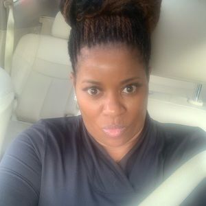 Meet your Posher, Lenora